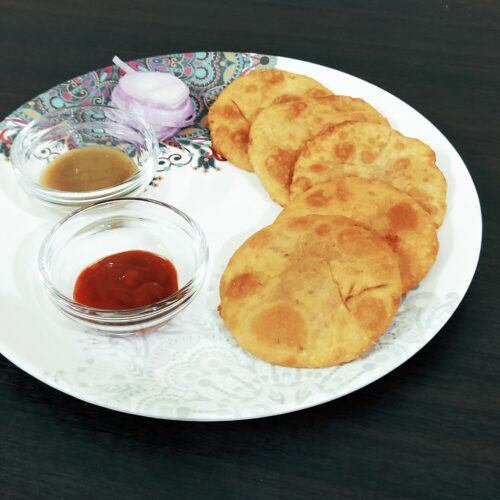 आलू की पूरी (कचौरी) रेसिपी | Aloo Ki Puri Kachori Recipe